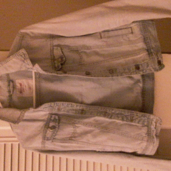 Jean jacket - Picture 1 of 2